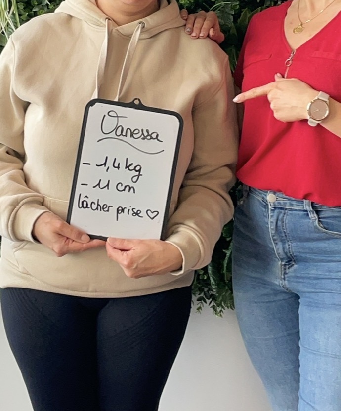 Photo avec une ardoise de résultats — 1