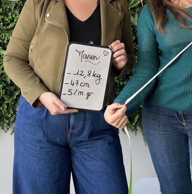 Photo avec une ardoise de résultats — 4